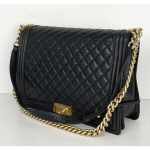Chanel Large Boy Flap Bag in Black Quilted Leather Gold-Tone Hardware 2017 D4